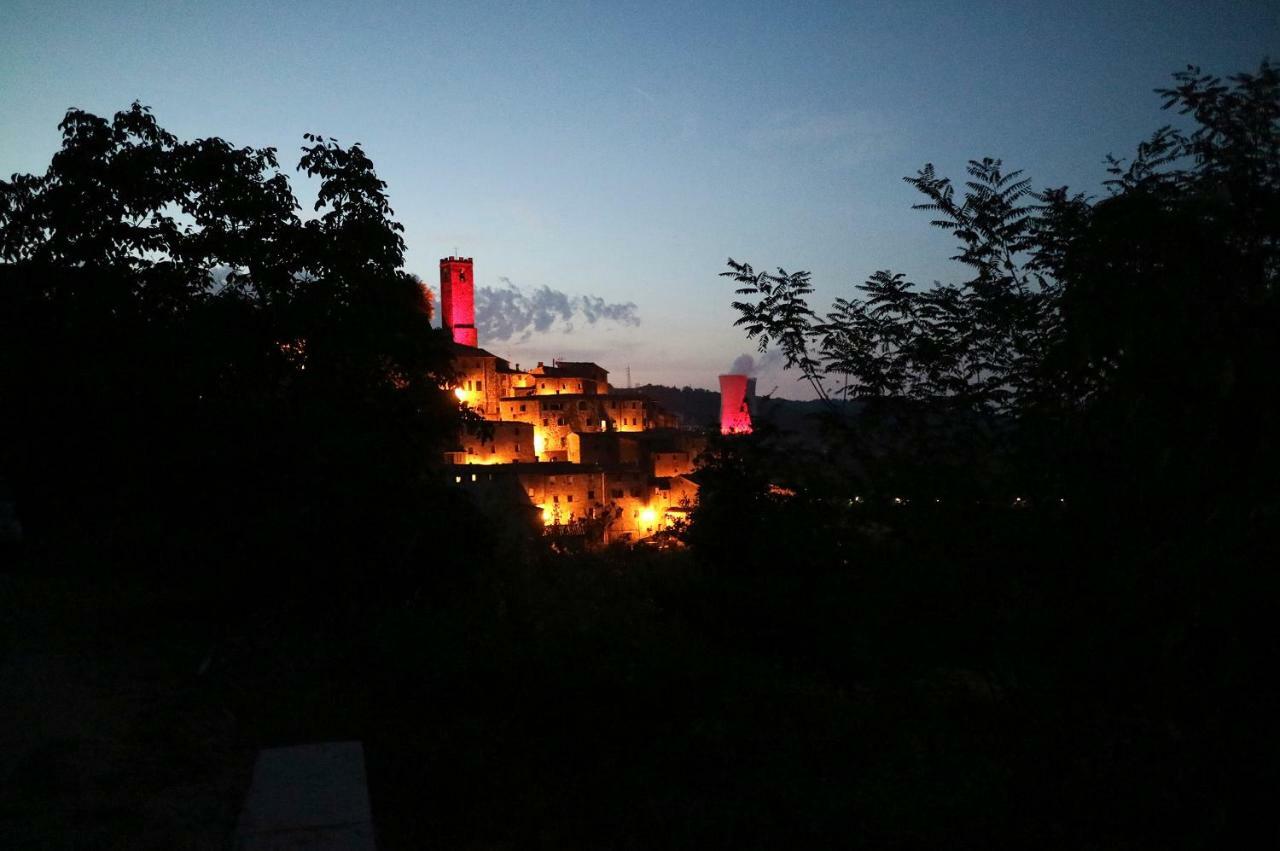 Andante Appartamenti Castelnuovo di Val di Cecina Exterior foto